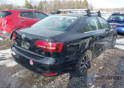 2017 Volkswagen Jetta 1.4T Se z USA, uszkodzony, nr VIN 3VWDB7AJ4HM225765